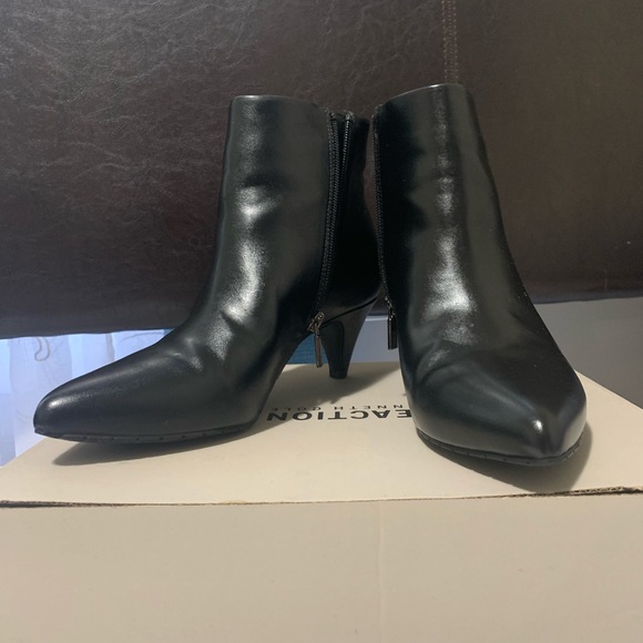Reaction kenneth cole bootie - Picture 2 of 4